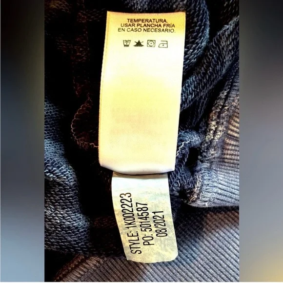 Vineyard Vines WOODHOUSE GARMENT DYE SHEP Shirt in Moonstone Men's Size
Large - Picture 5 of 5